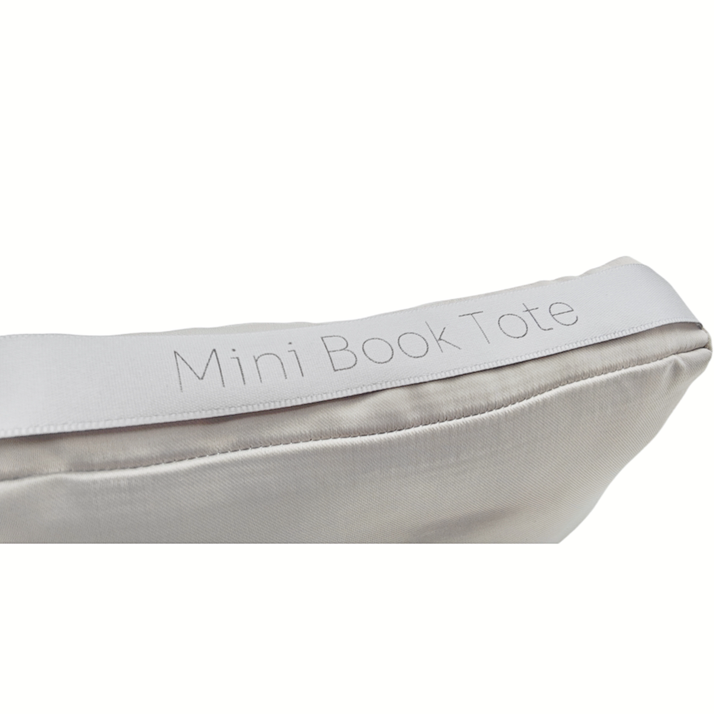 Pasuje do toreb typu CD Bookto – Woman In Bag recenzja i cena