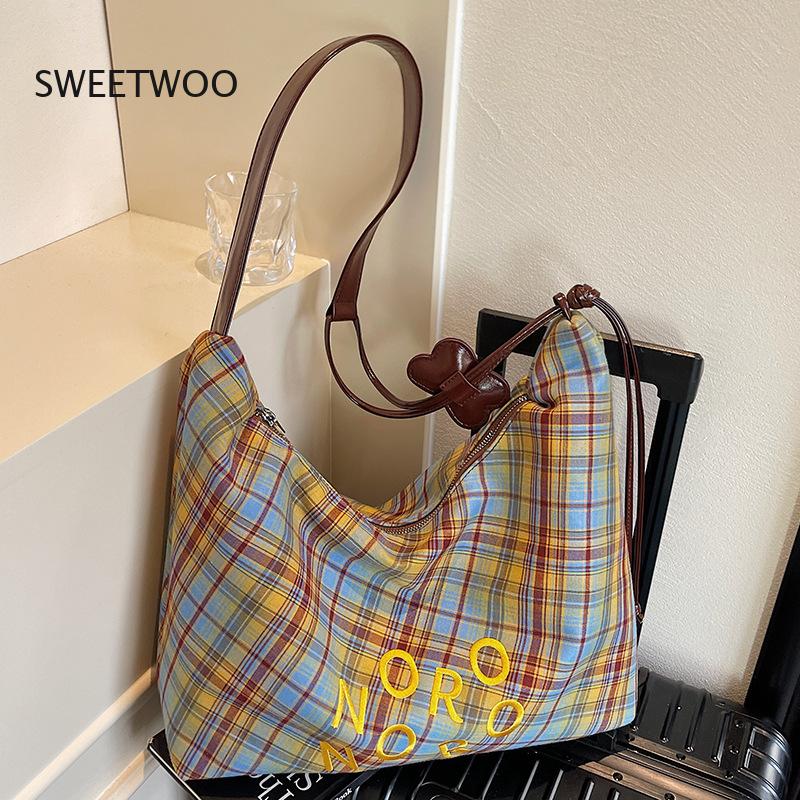 Torba typu hobo z nadrukiem w  – Women Bags For Office Use recenzja i cena